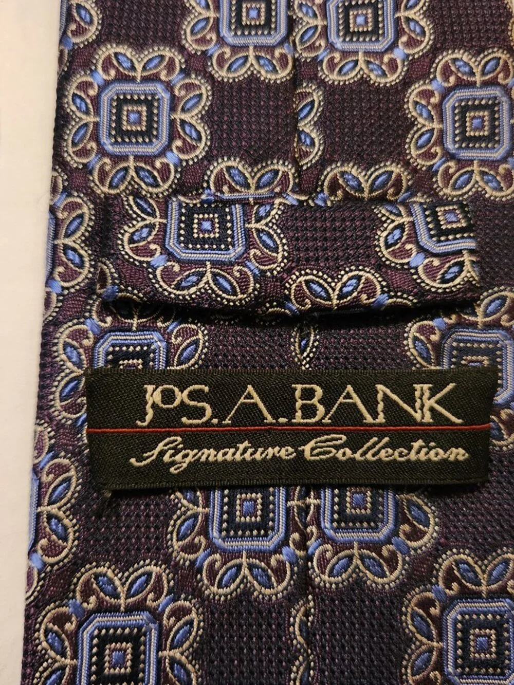 Jos.a.bank men's new purple 100%silk tie  3 1/4